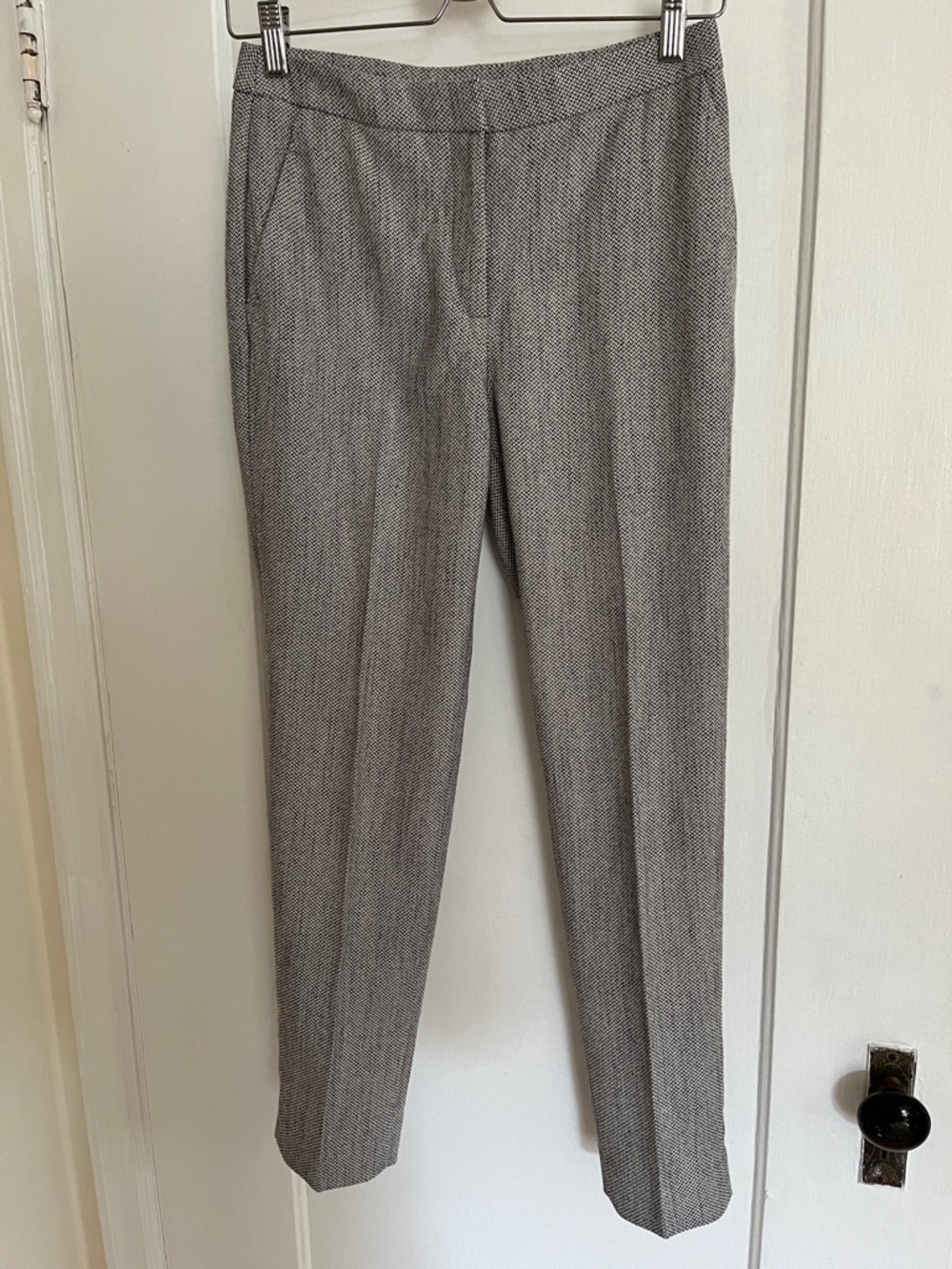 H&M Gray Herringbone Trousers - Flat Front Tapered Tailored Look Pants Size 2